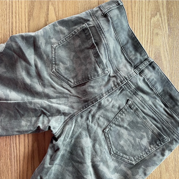 Stretchy, modern fit pants - Picture 4 of 6